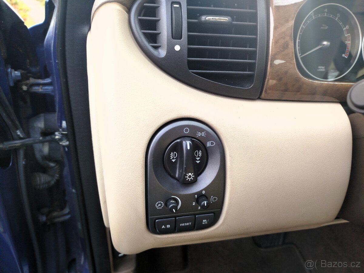 Jaguar X-Type, 2.5 V6 AWD - 9