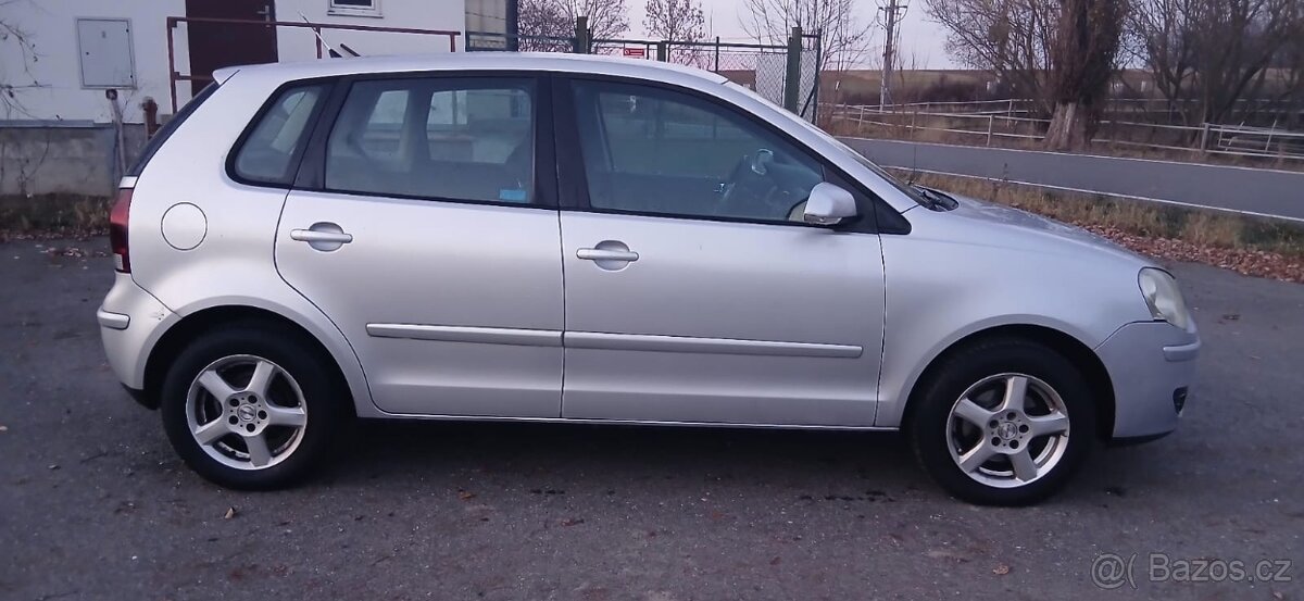 Volkswagen Polo 1.2htp 40kw nízký nájezd km - 9