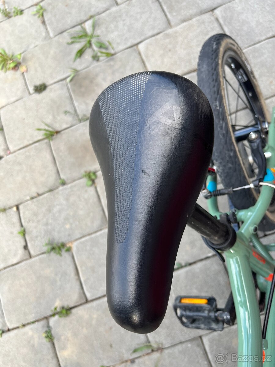 ACADEMY, vel. 16 - 9