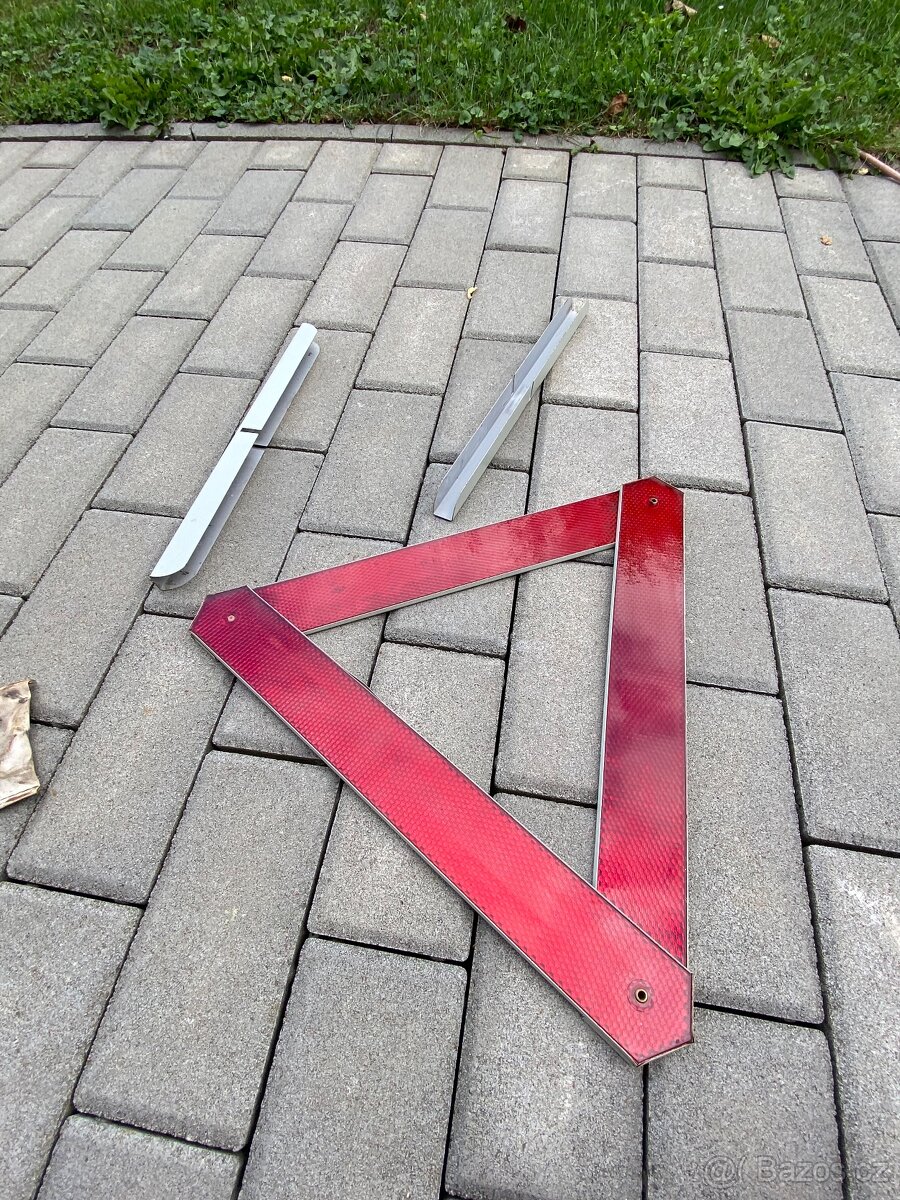 Výstražný trojúhelník retro - 9