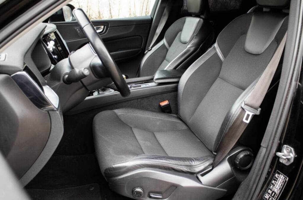 Volvo XC60 D4 Momentum, 140kW (2019) - 9