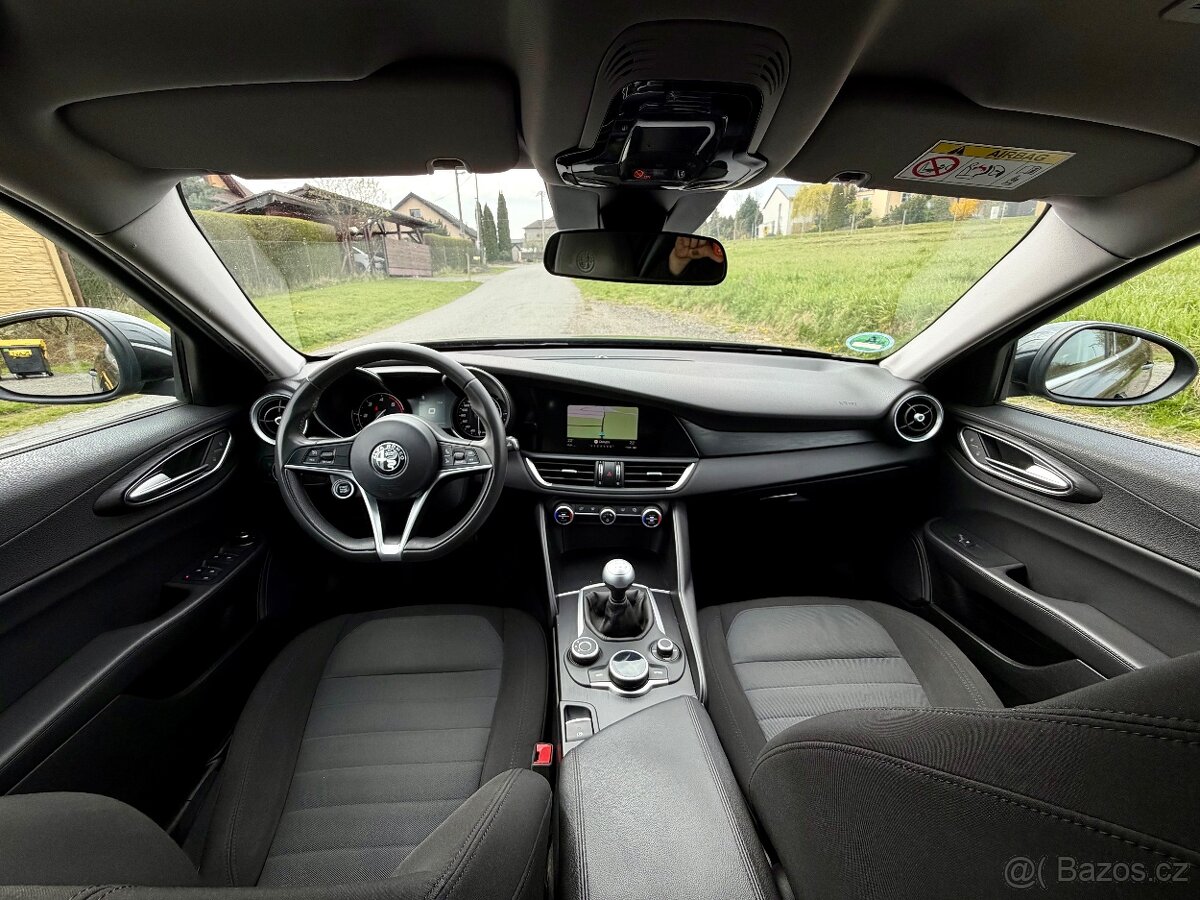 Alfa Romeo Giulia 2.2 JTDM Basis Nebourané Servisováno - 9