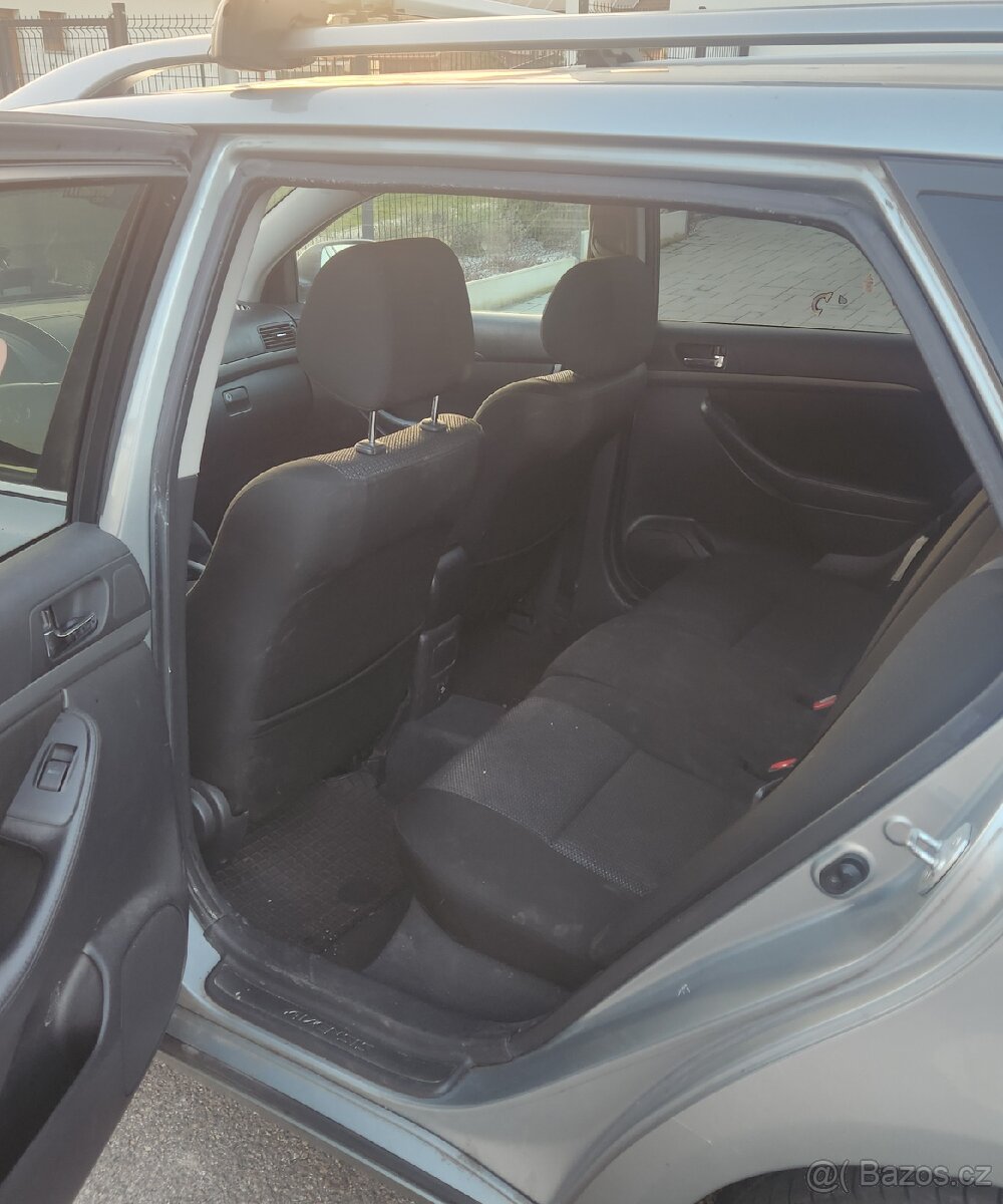 Toyota Avensis 2.2D Top Stav - 9
