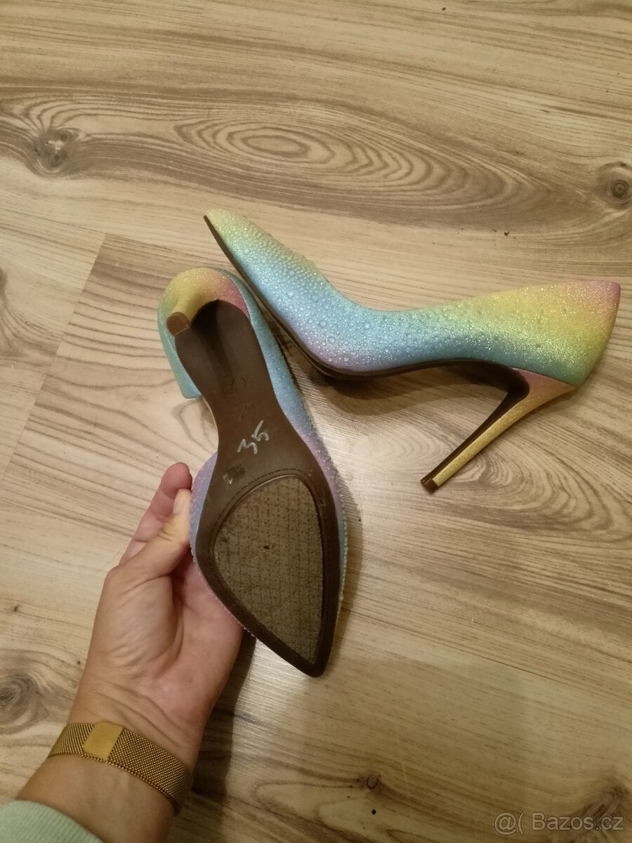 Různé značky a druhy bot - 9