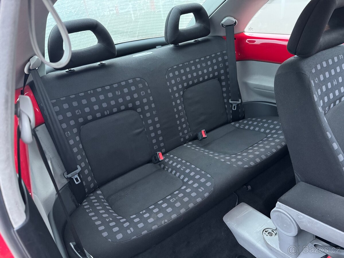 VW New Beetle 2.0 - 9