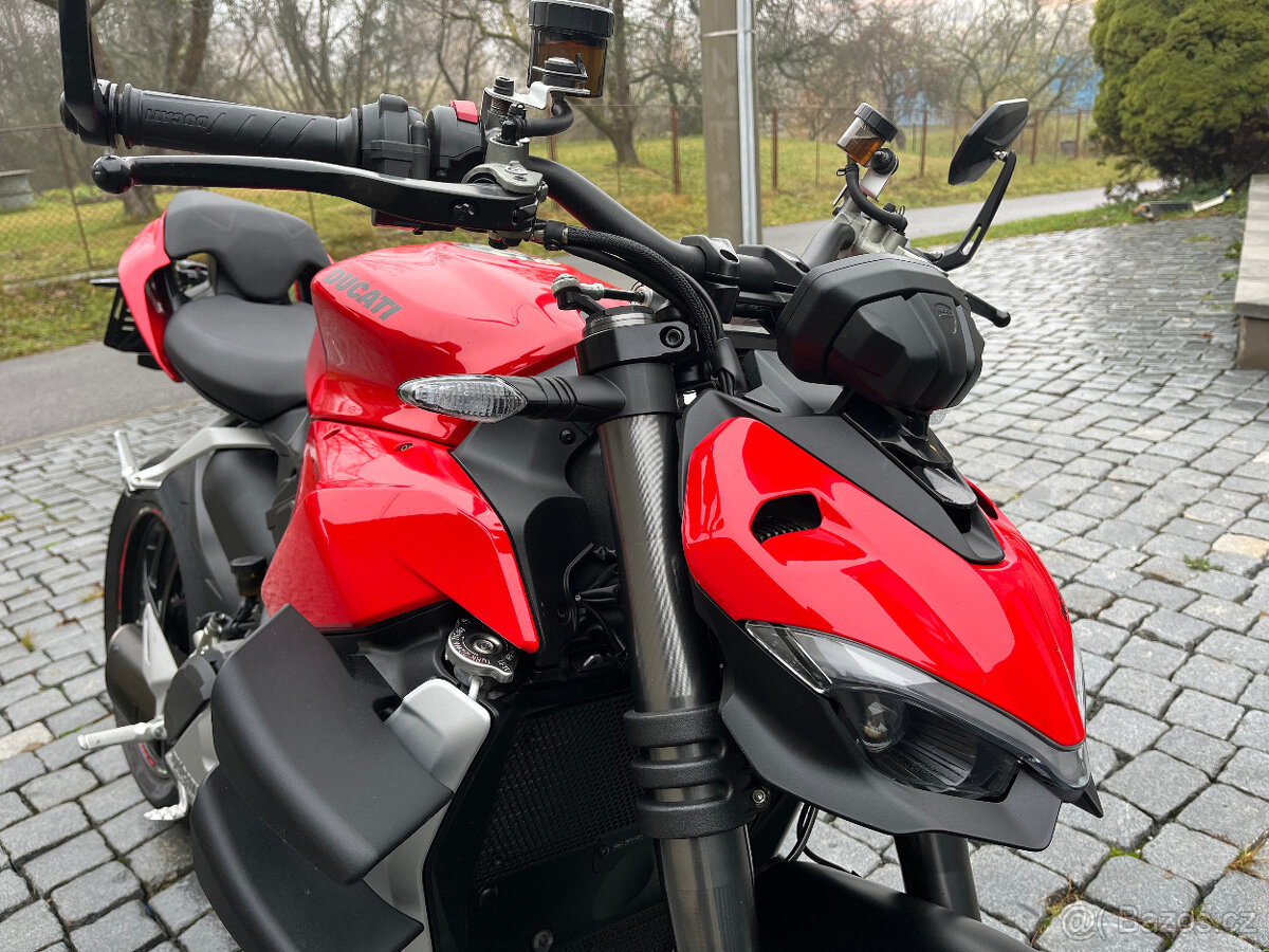 Ducati Streetfighter V2 - I NA SPLÁTKY - 9