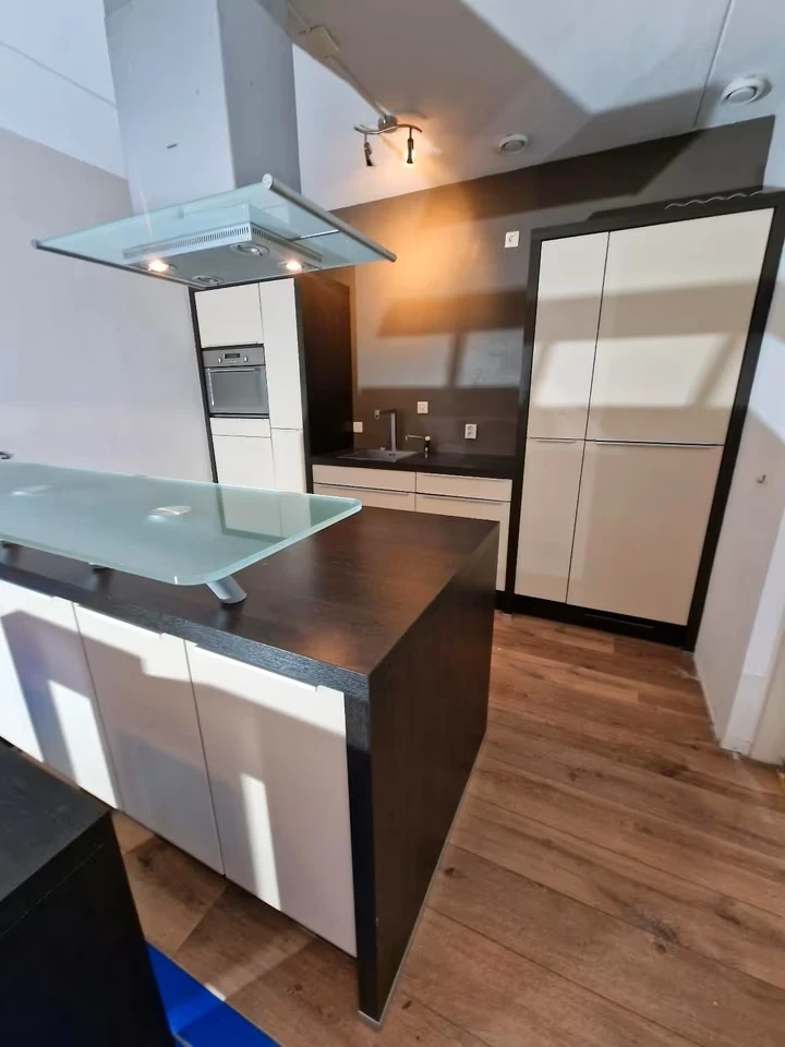 Moderní kuchyně s ostrůvkem (1112.312) - 9