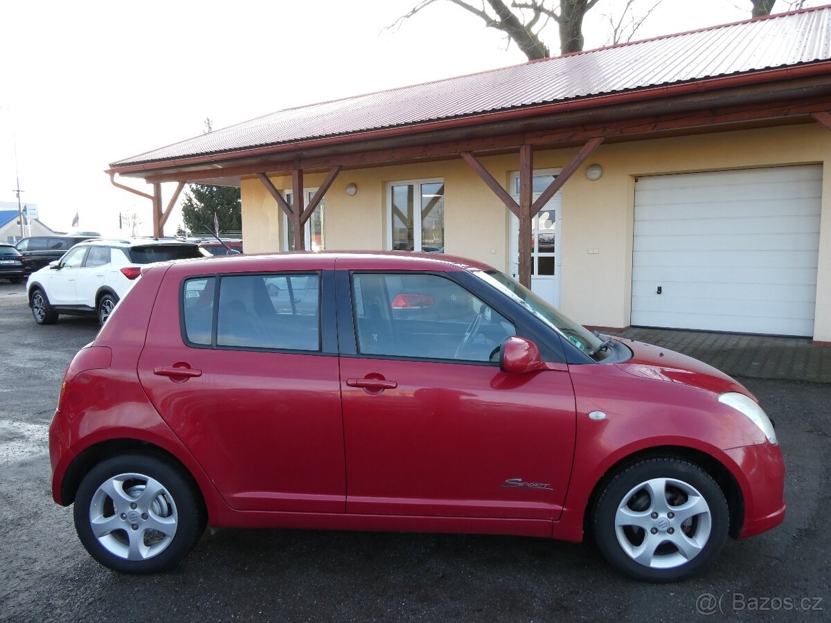 Suzuki Swift 1.3i 68 kW 4x4, klima, serviska - 9