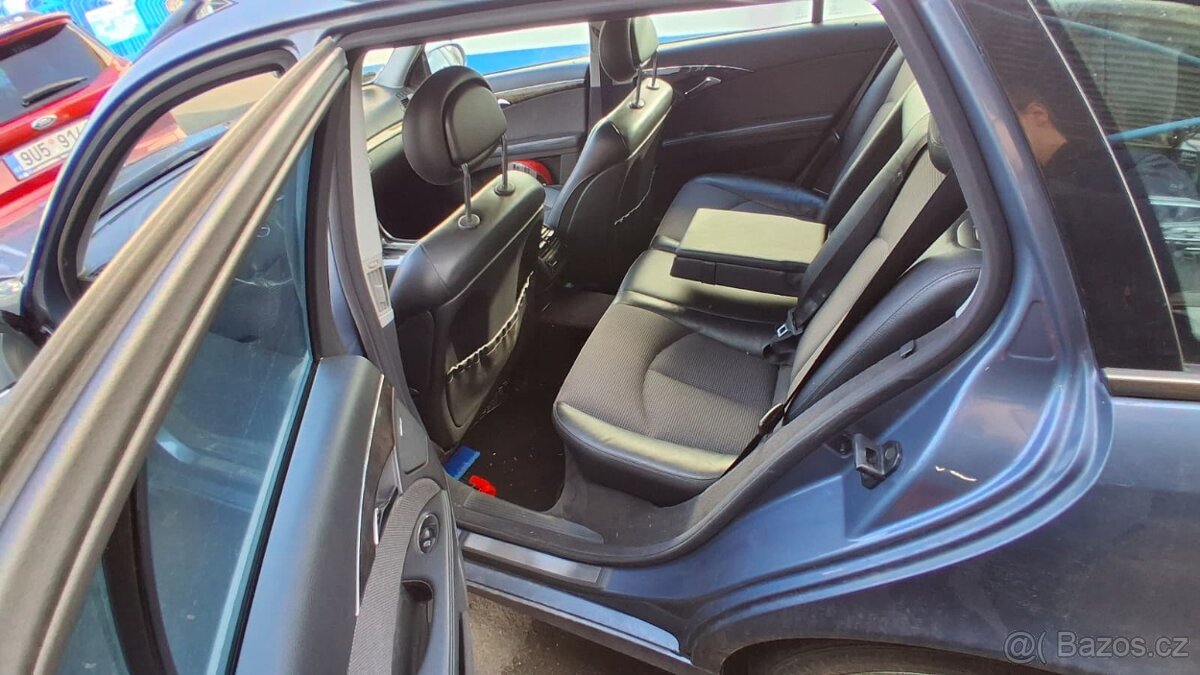 Mercedes-Benz E270CDI 2003 Avantgarde - 9