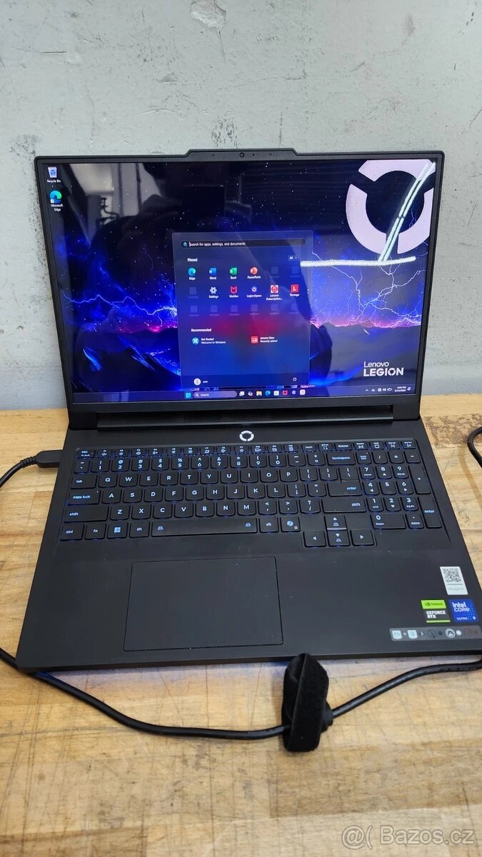 Lenovo Legion Pro 7 16IAX10H OLED 16" - 9