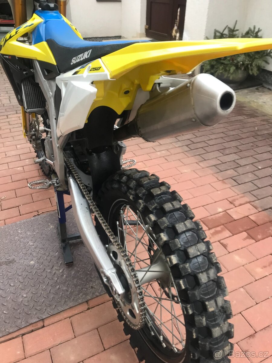Suzuki RMZ 250 - 9