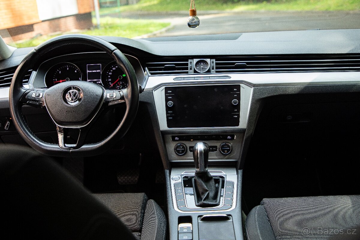 VW Passat Variant 2.0 TDI - 110KW - DSG - 9