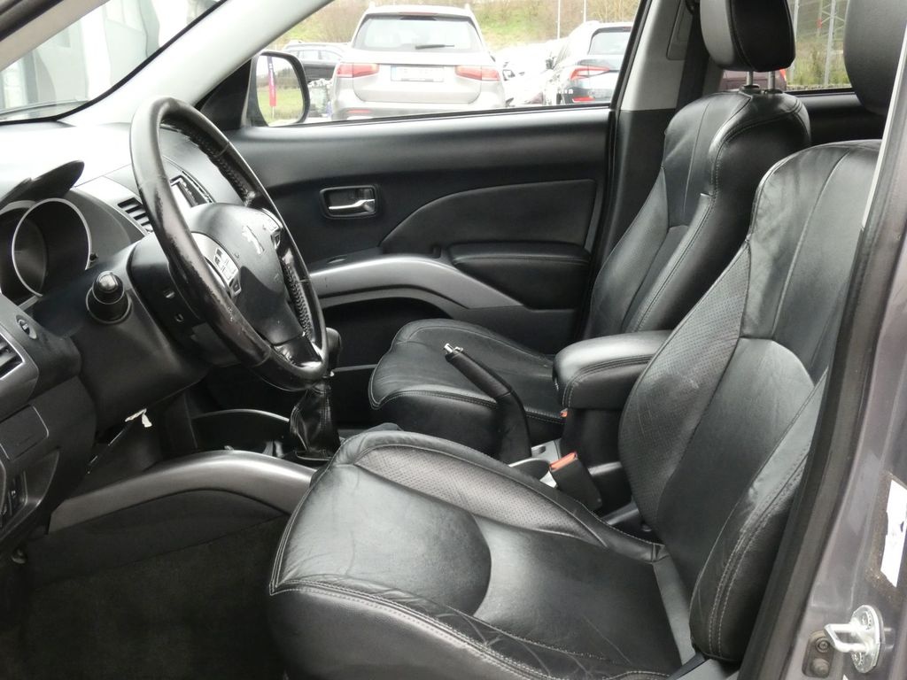 Peugeot 4007 2.2 HDI 7míst, 4x4, kůže - 9