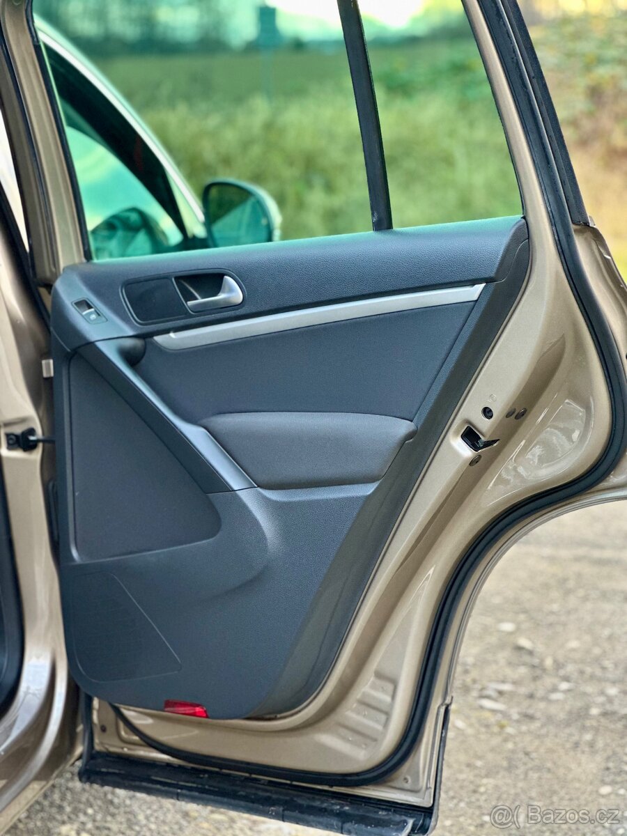 Volkswagen tiguan 2.0tdi ( TOP STAV) - 9