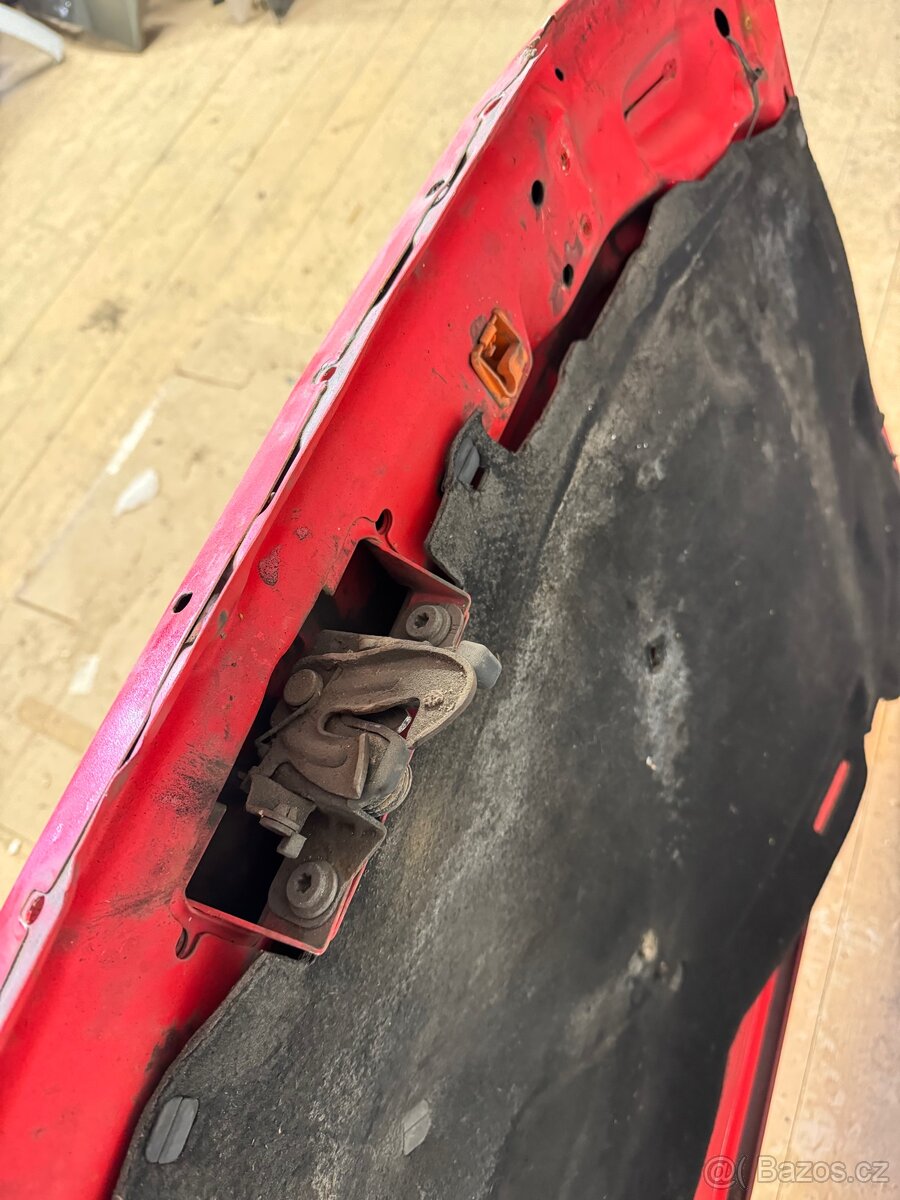 Škoda Felicia, kapota - 9