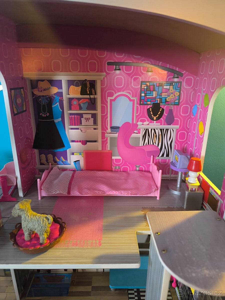 Domeček pro Barbie s výbavou - 9