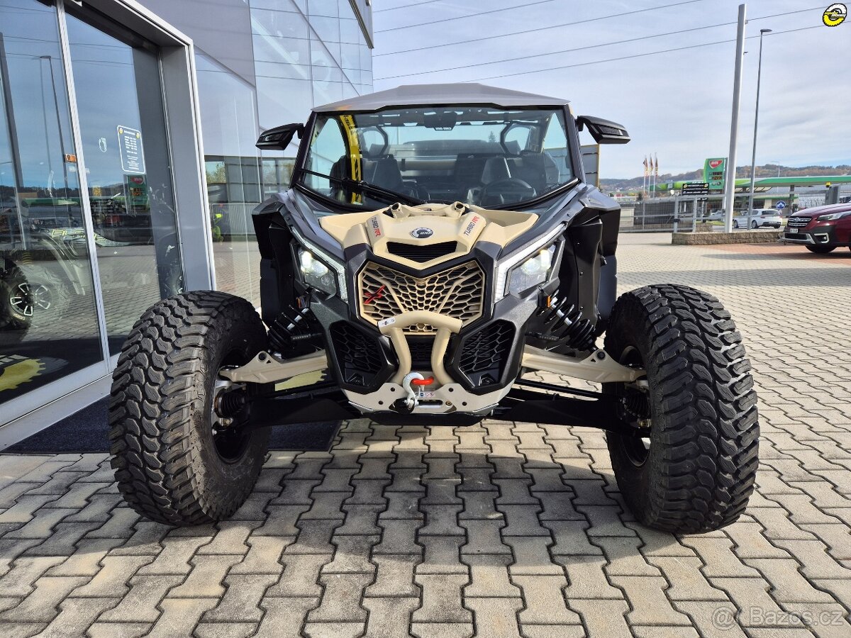 CAN-AM Maverick X3 X RC Turbo RR - 9