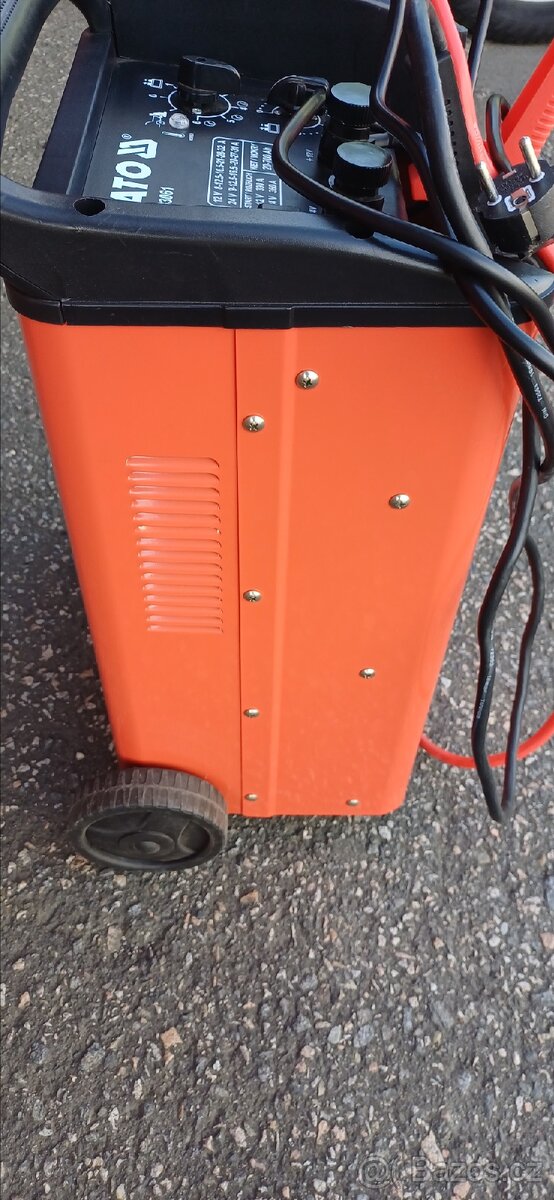 Nabíječka 12 -24V jako nová - 9