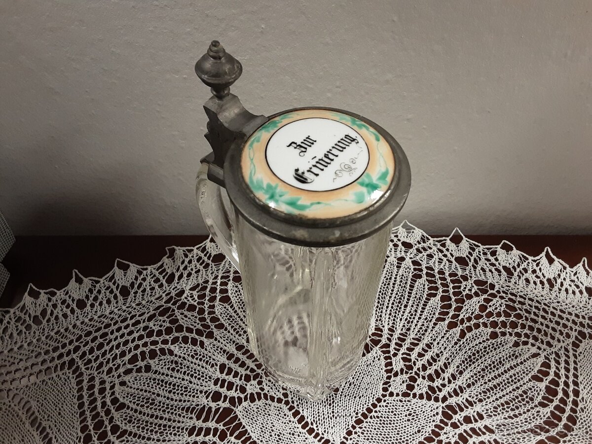 Starožitný půllitr s porc. víčkem - 9