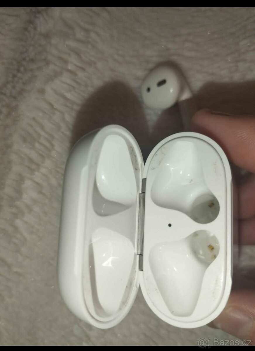 Apple AirPods 2 - 9