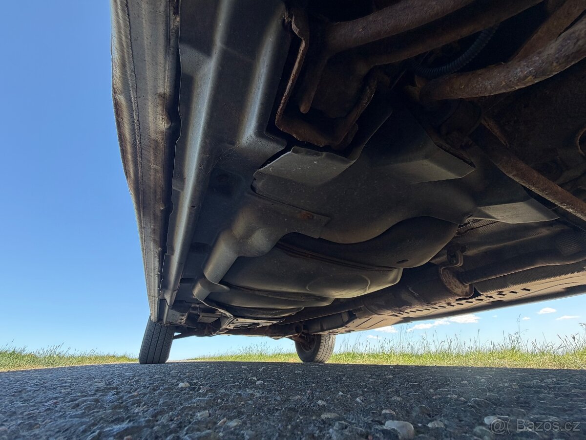 VW Transporter T5 1.9 - 9