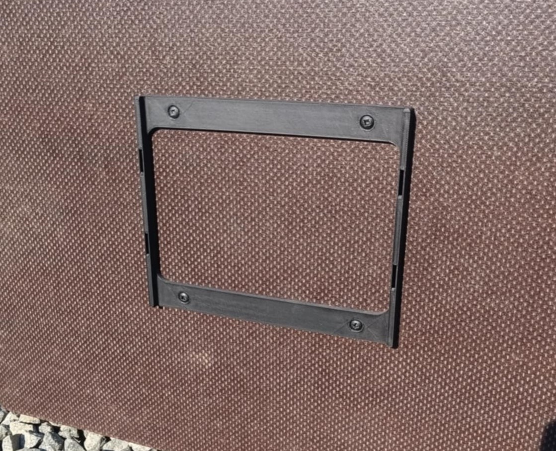 Věšák na klíče inspirovaný zadním křídlem Red Bull RB9 - 9