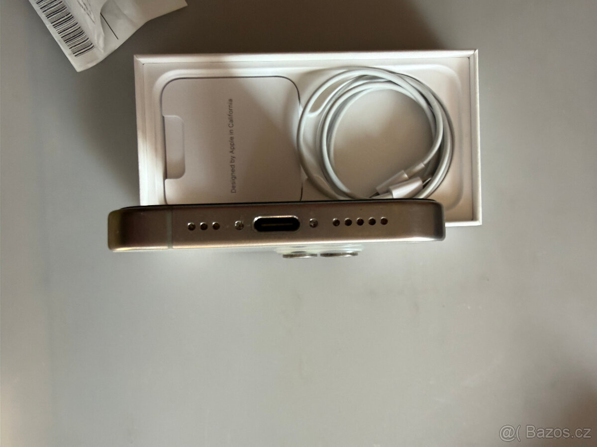 Telefon Apple Iphone 15 Pro v záruce - 9