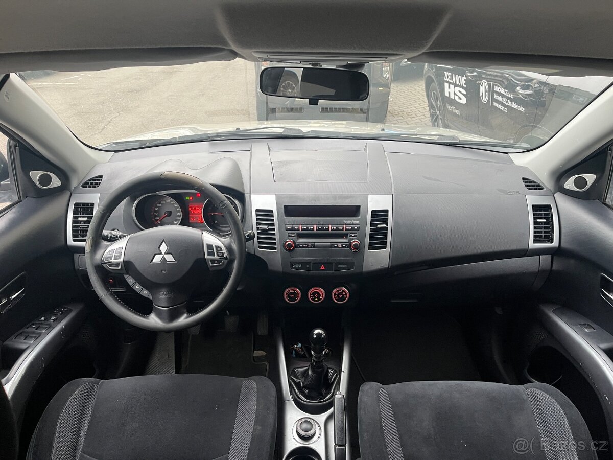 Mitsubishi Outlander 2,0 DI-D Intense plus 4WD - 9