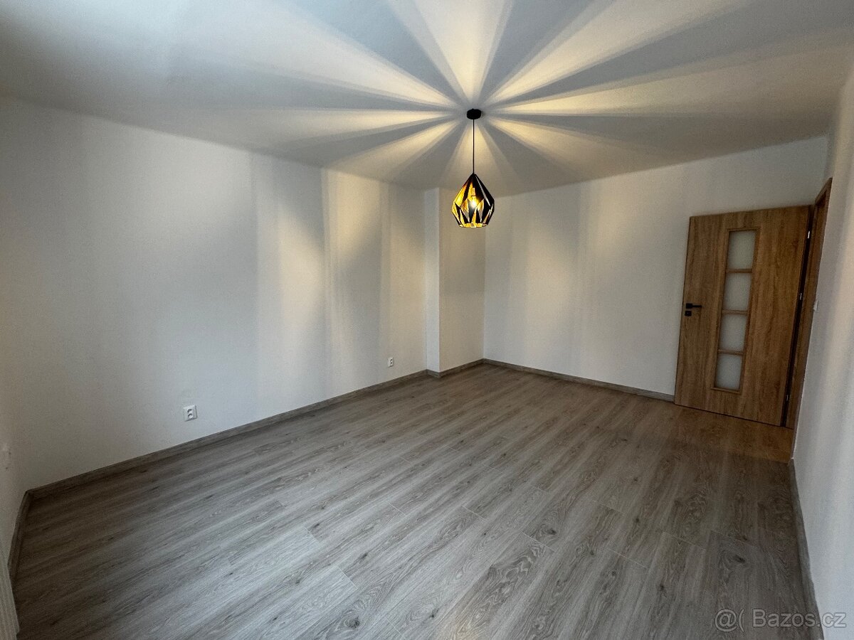 Byt 2+1 v osobku, nová lodžie, Karviná - Nové Město, Závodní - 9