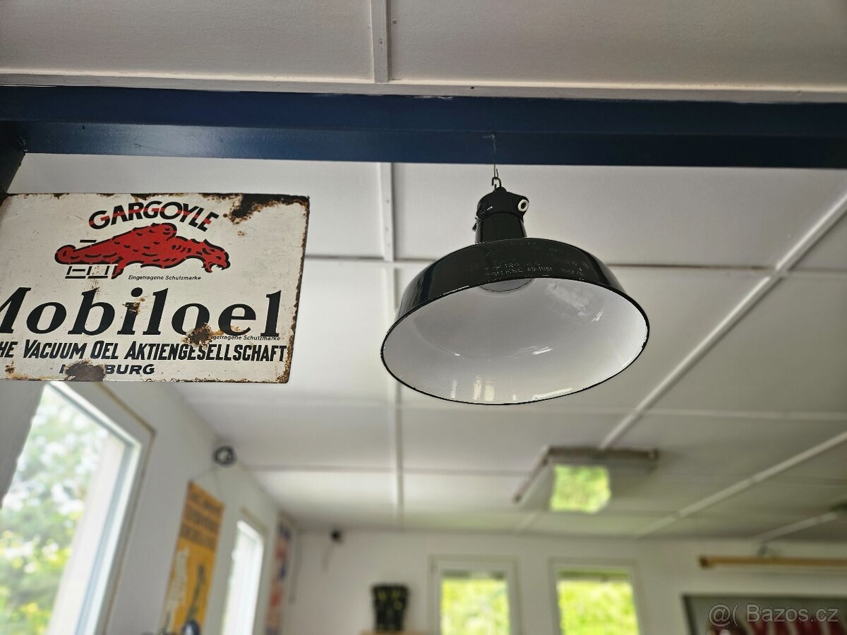 Tovární fabricka stará lampa. - 9