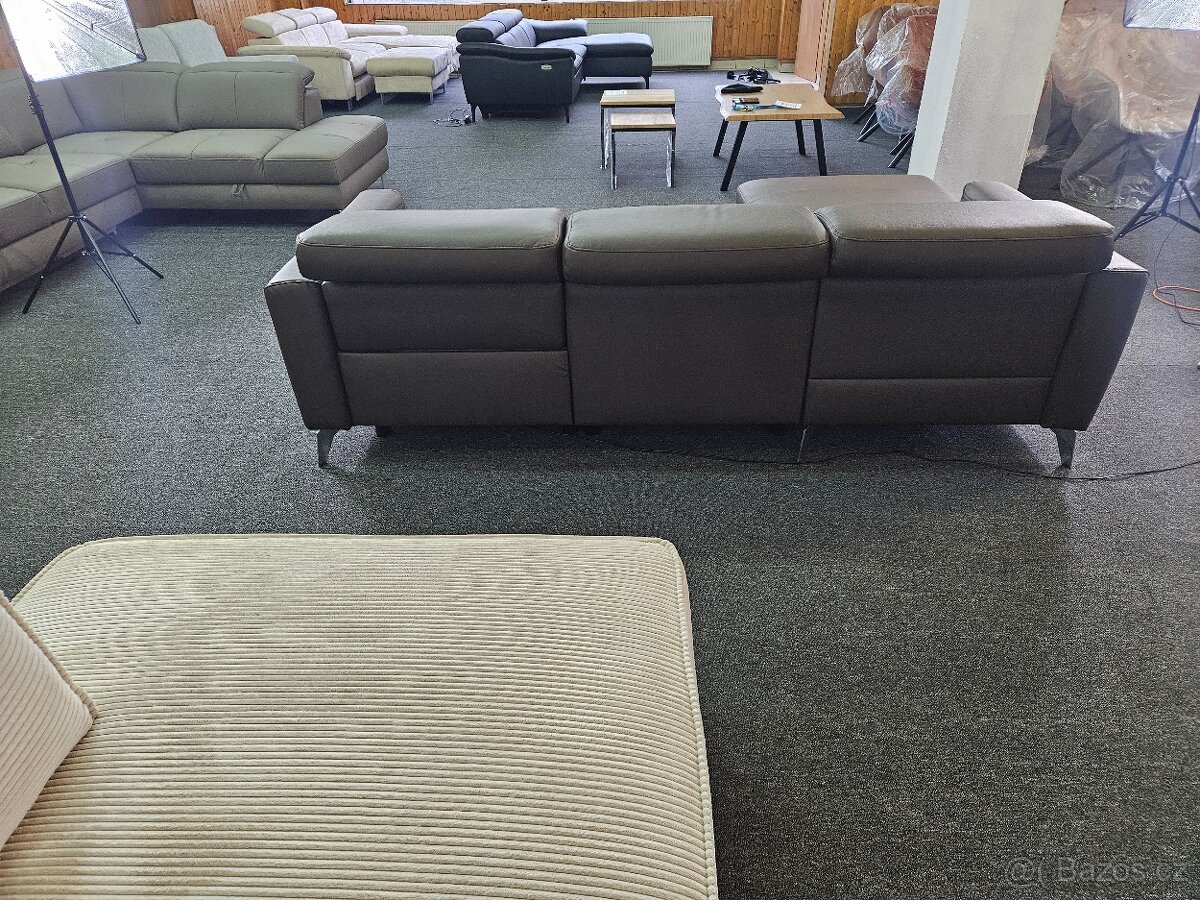 KOŽENÁ SEDACÍ SOUPRAVA - 9