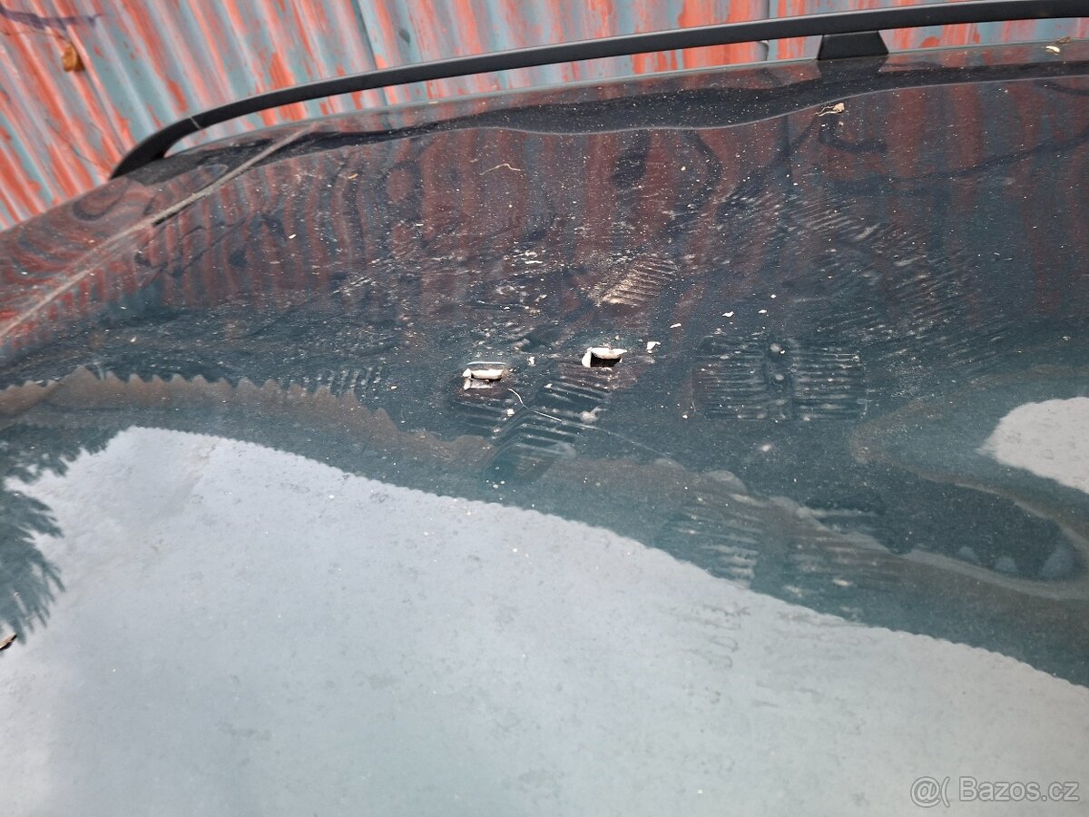 BMW e91 330d 2008 - Na náhradní díly - 9