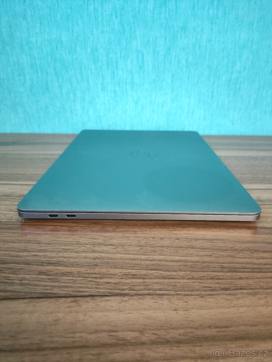 MacBook Pro 2018 | i5 • 8GB • 256GB SSD - 9