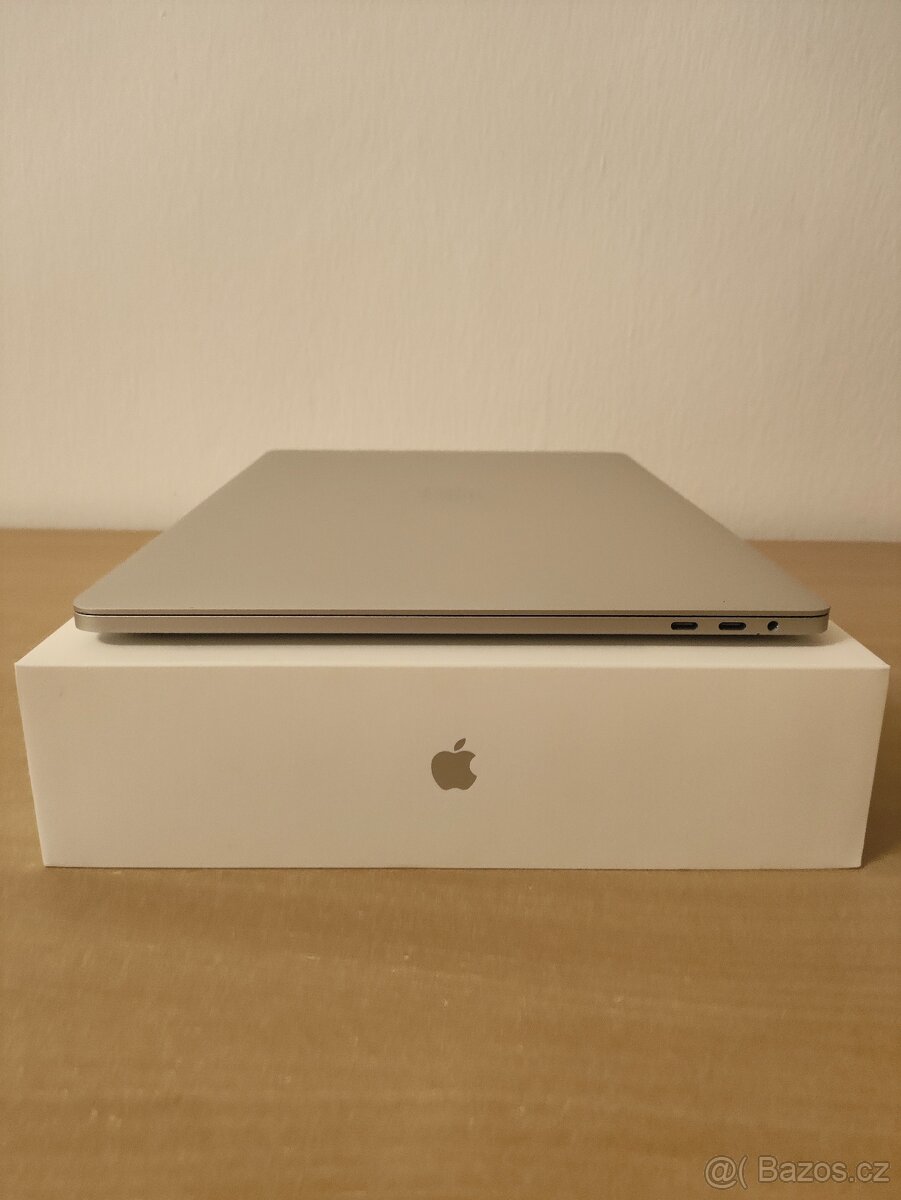 Apple MacBook Pro 15 2017 – i7 | 16GB | 512GB - 9
