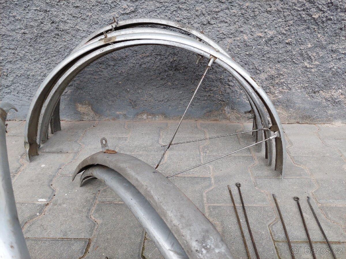Favorit padesátá léta blatníky stare historicke kolo - 9