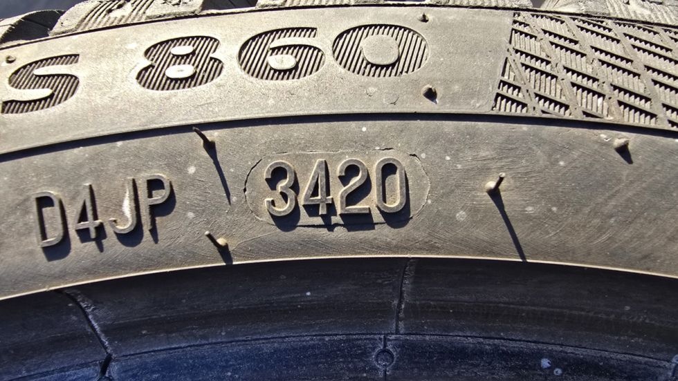 Zimní pneu 215/40/17 Continental - 9