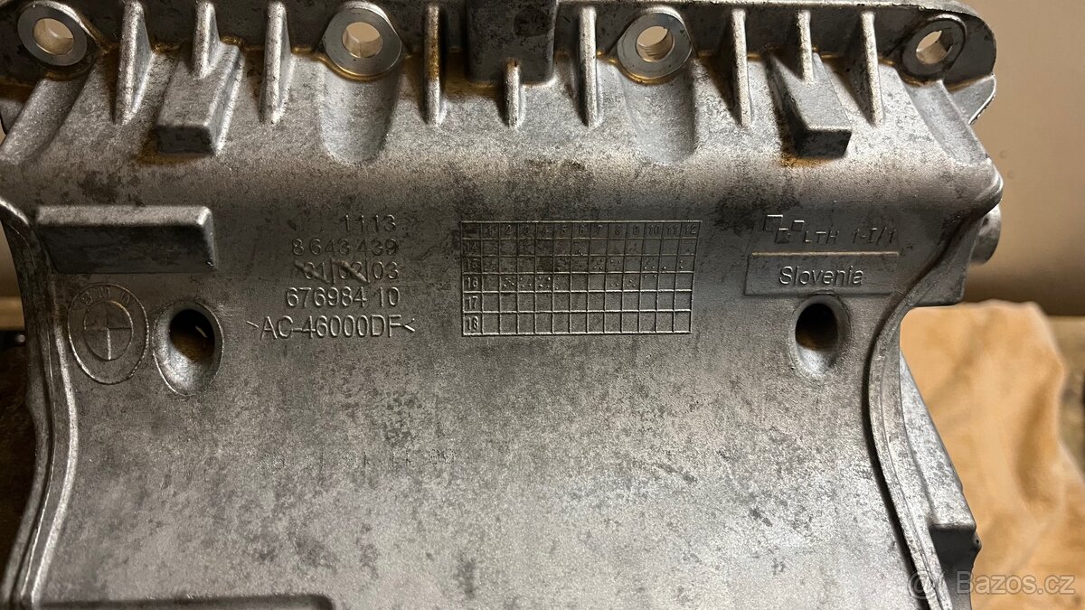 Horní olejová vana BMW N63B44 - 9