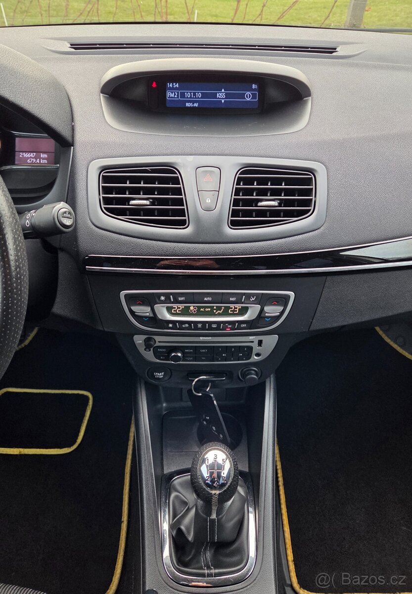 Renault Fluence 1.6 16V 82KW/111 koní R.V.06/2013 - 9