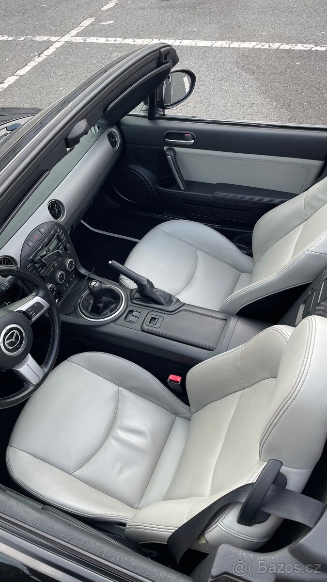 Mazda MX-5 NC PRHT 2011 Kaminari edice - 9