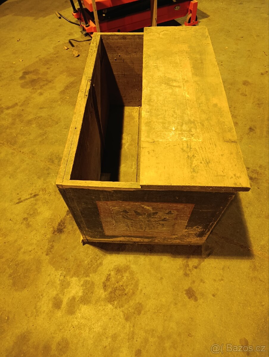 Historická malovaná truhla - 9