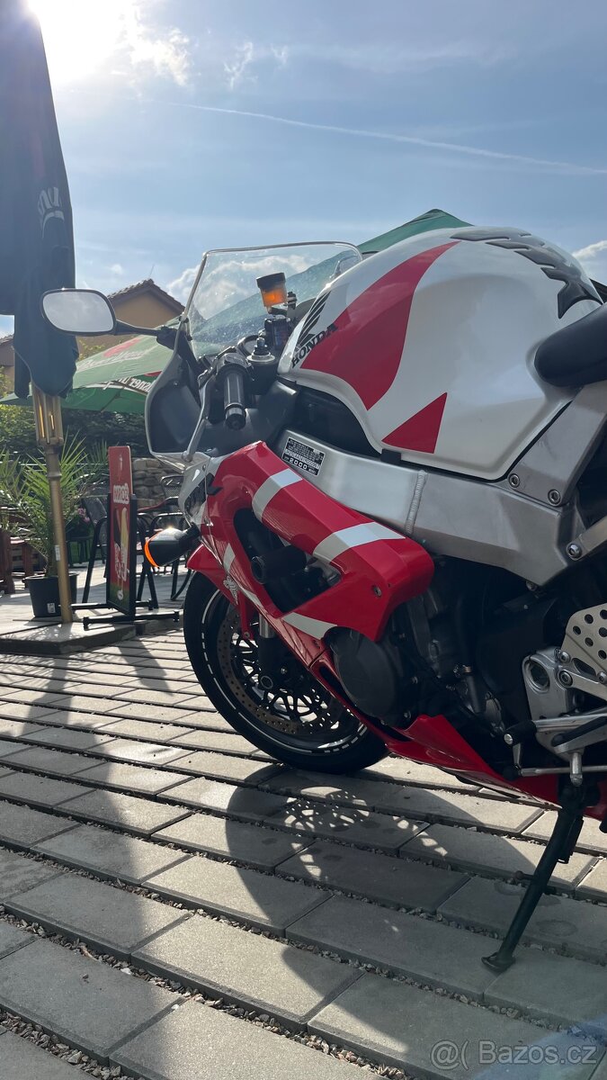 Honda CBR 929 RR Fireblade - 9