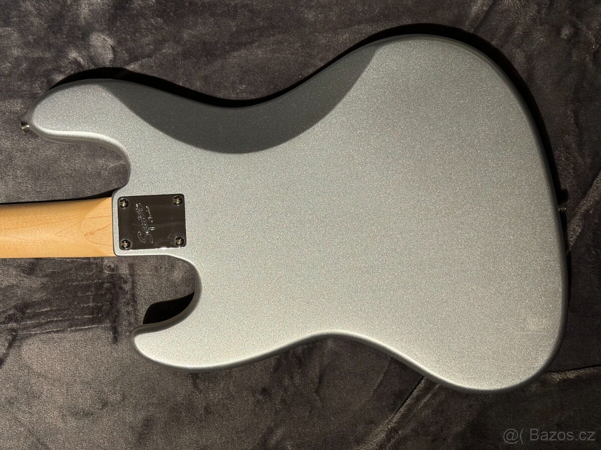 Squier Affinity Jazz Bass - 9