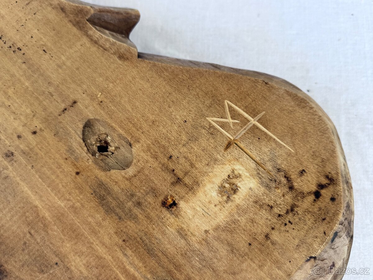 Velká dřevená socha Panna Marie značená řezbářem - 9