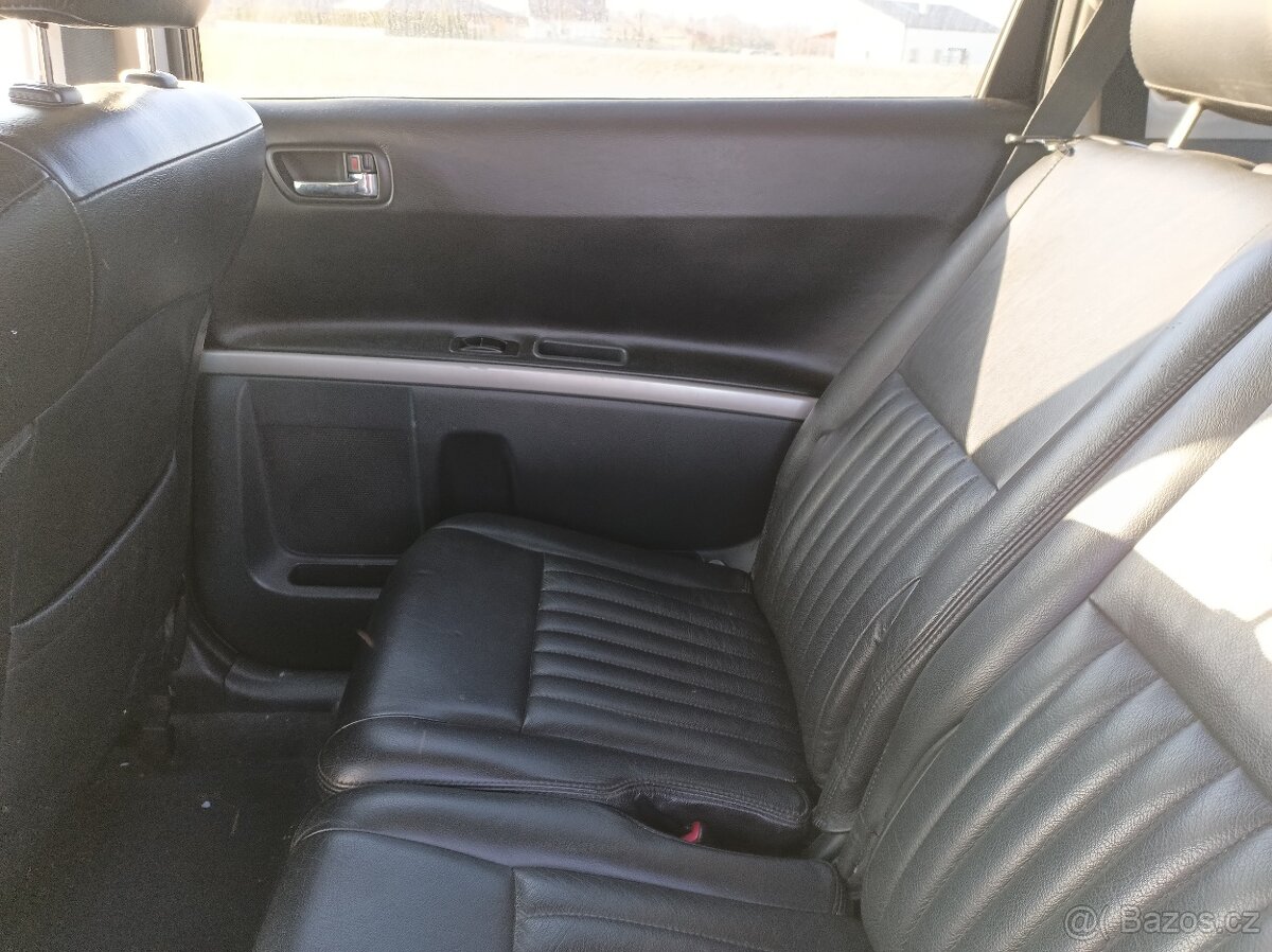 Toyota Corolla verso II - kožený interiér - 9