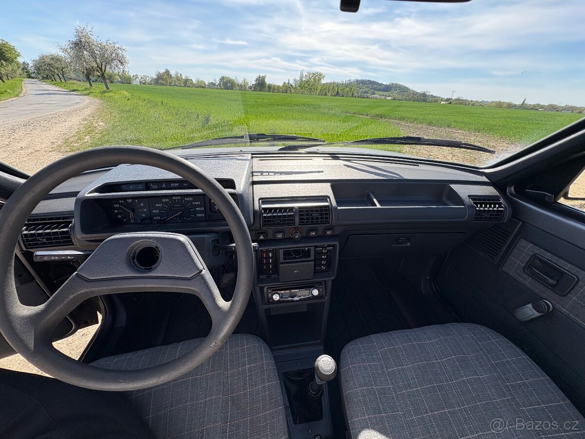 Peugeot 205 1.8D - 9