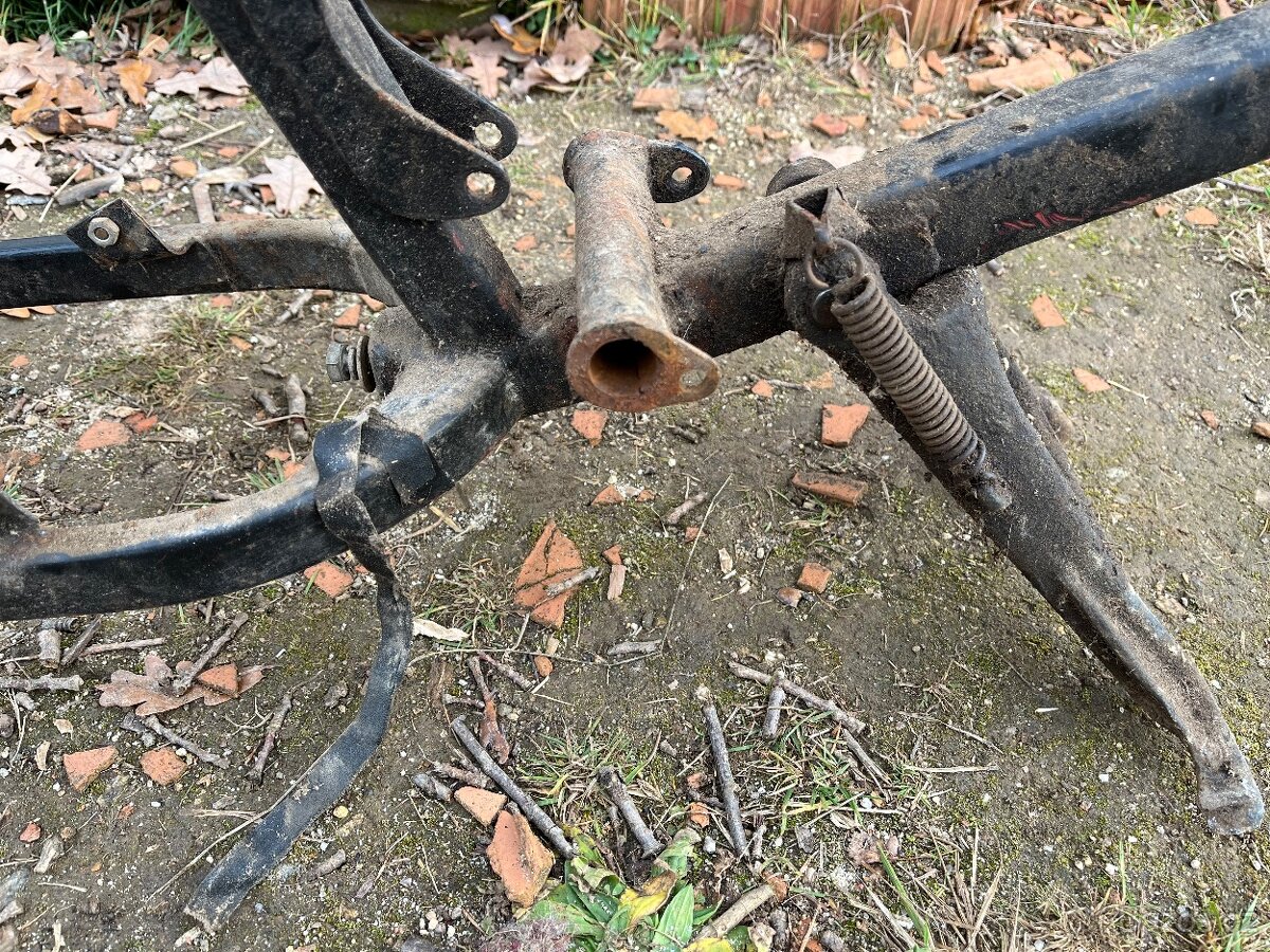 Rám Jawa perak komunista - 9