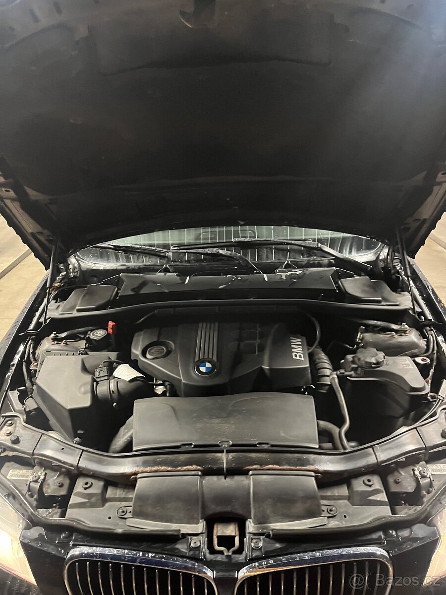 BMW e90 320d facelift - 9