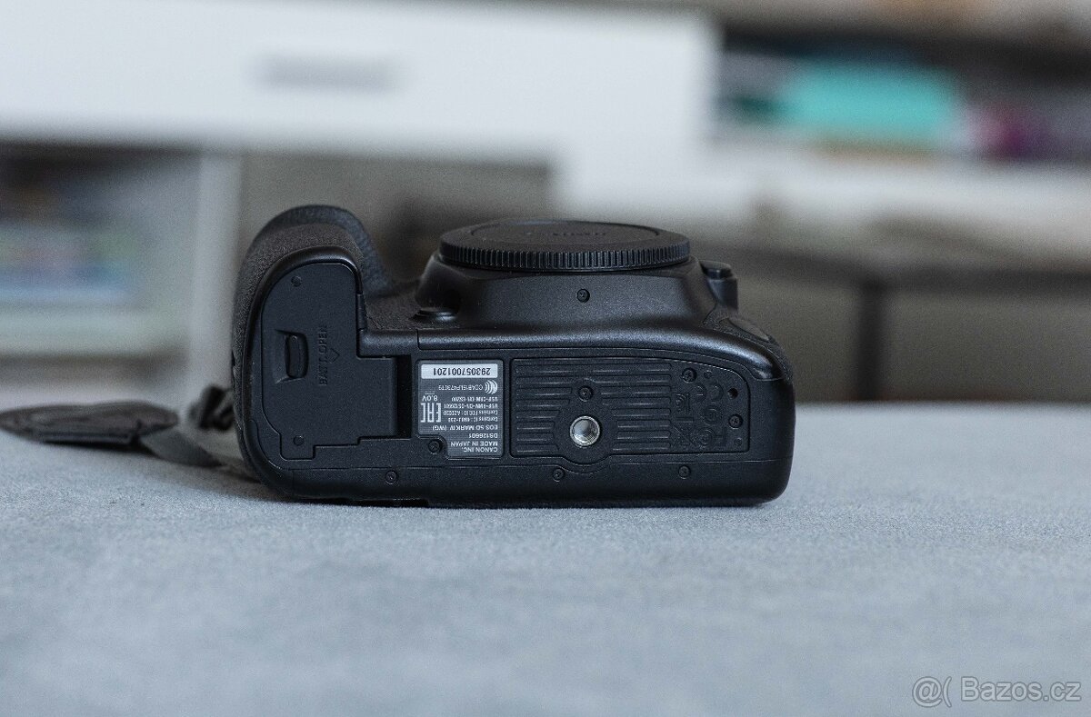 Canon EOS 5D Mark IV - 9