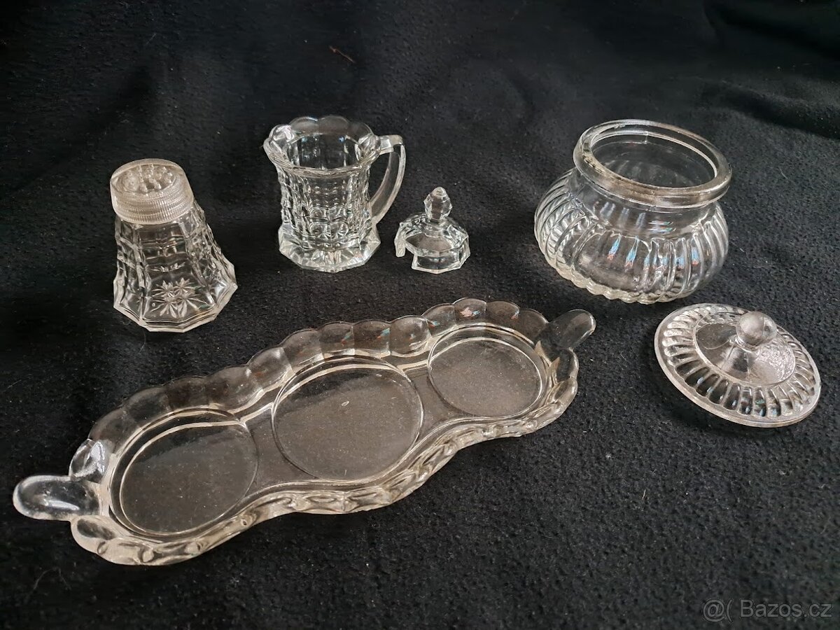 starožitné skleněné soupravy - 9