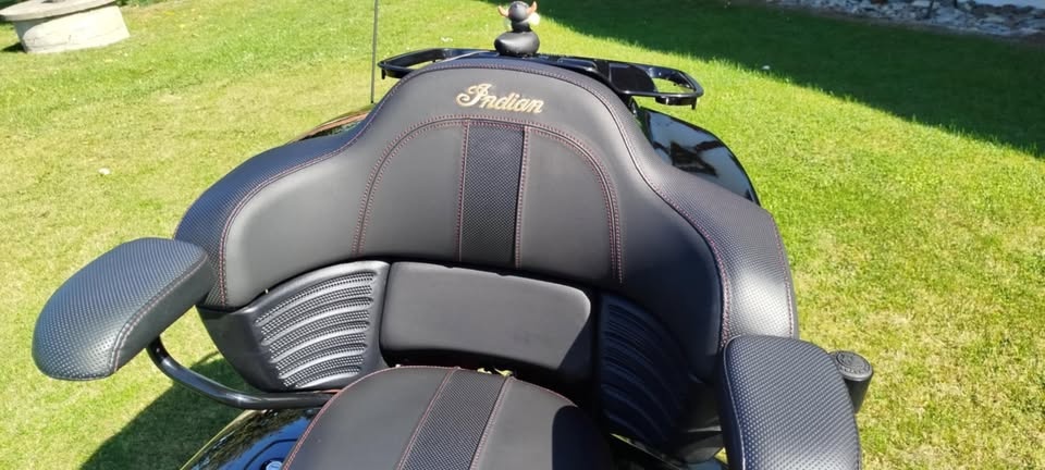 Indian Roadmaster Dark Horse - 9